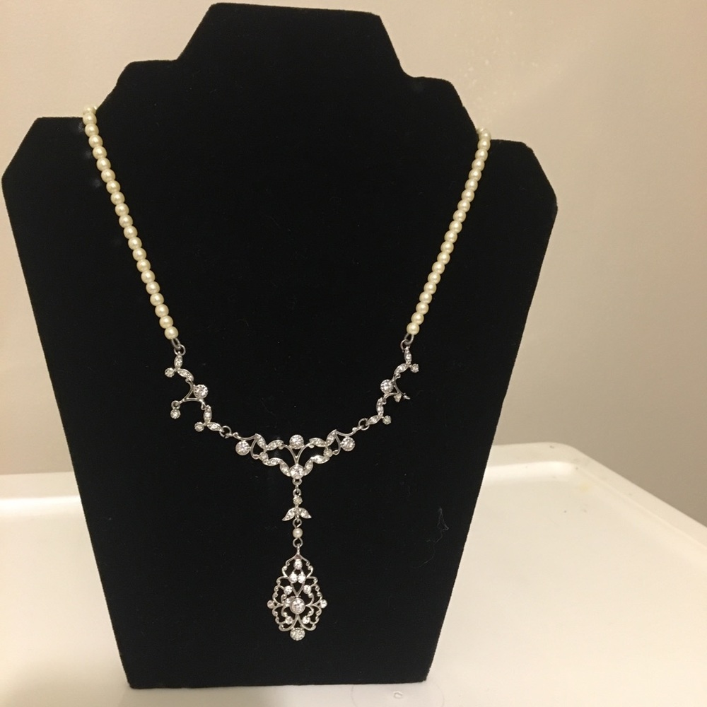 Pearl/Rhinestone necklace adjustable 15”-17” Monet